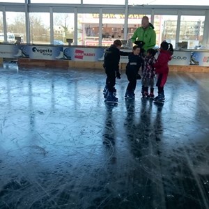 Schaatsen met groep 3