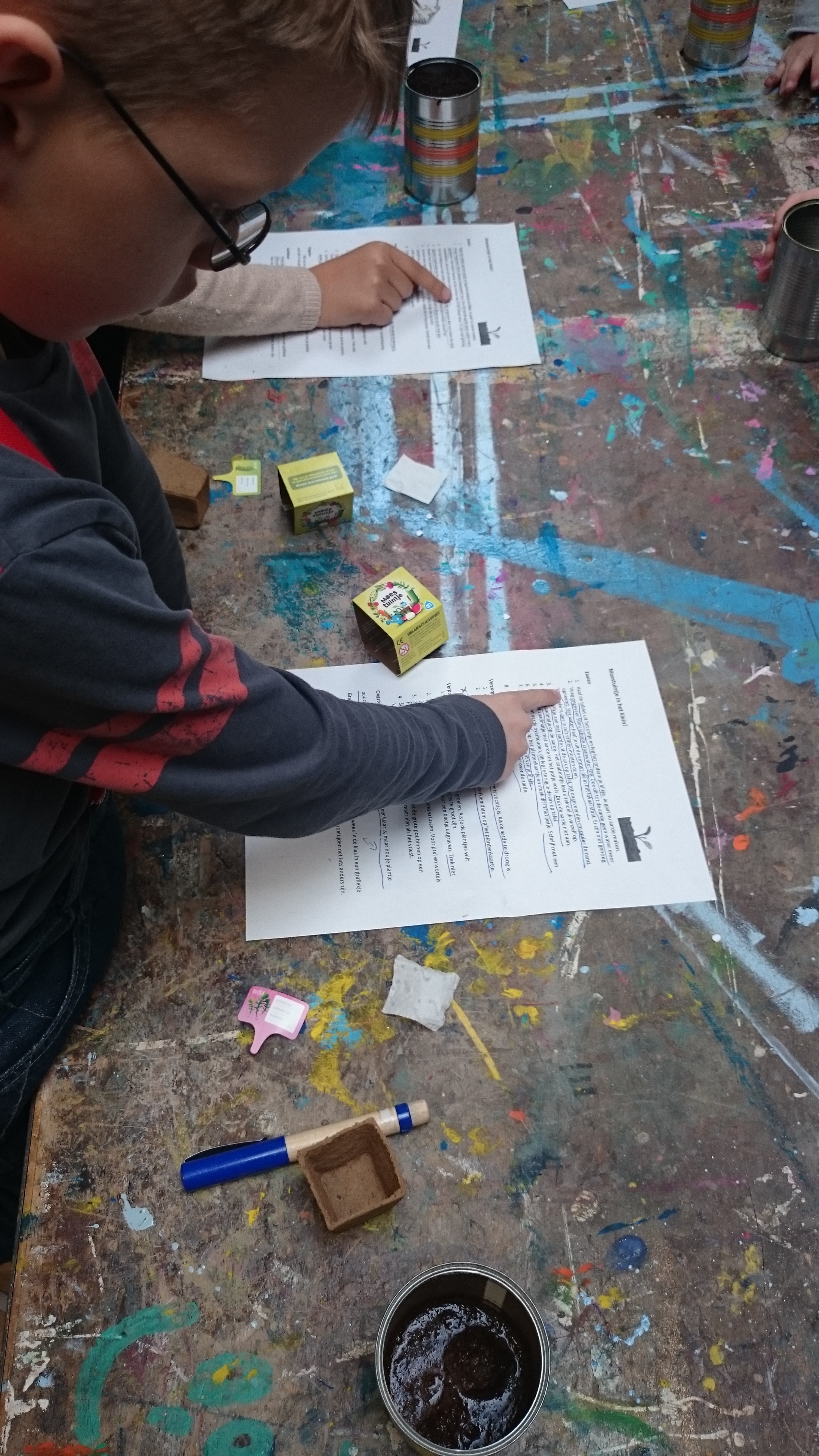  Groep 5 stroopt bij begrijpend lezen de mouwen op!