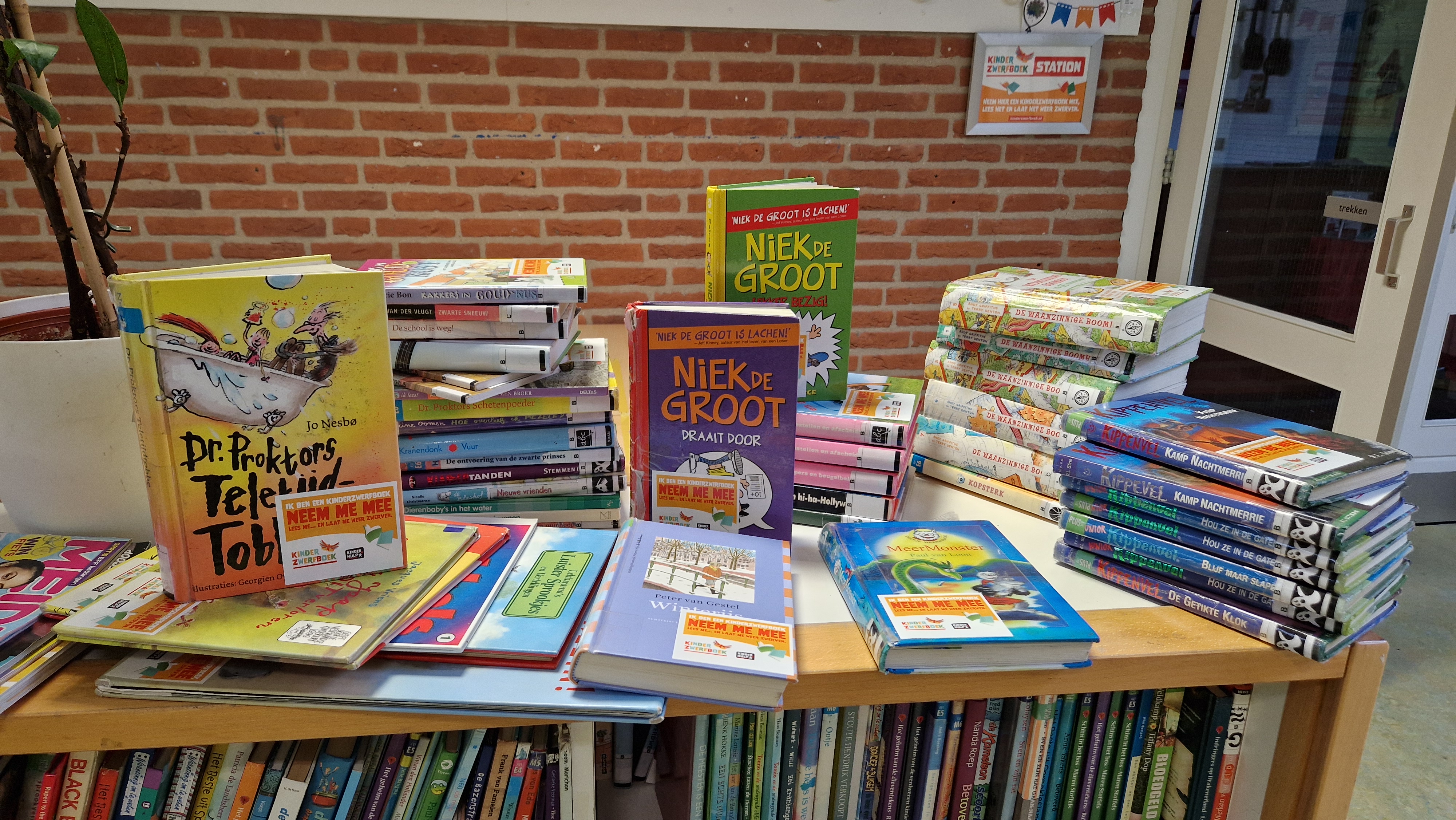 Lekker lezen tijdens de voorjaarsvakantie? Neem een zwerfboek mee!